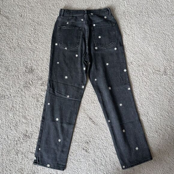 PacSun Women’s High Rise Straight Raining Daisy Jeans! - Picture 4 of 13